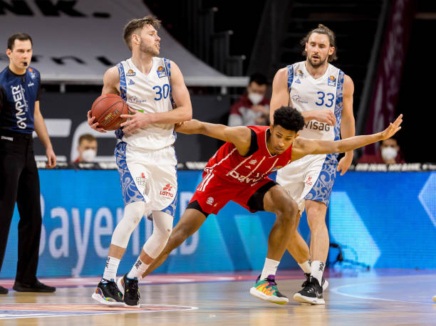 他习惯依赖 他习惯依赖